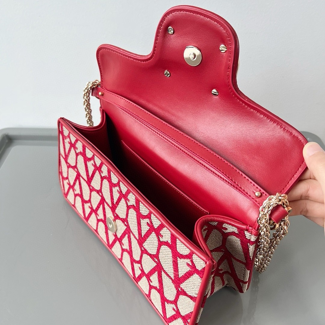 Va1e*ntin0 large loco shoulder bag in red toile iconographe