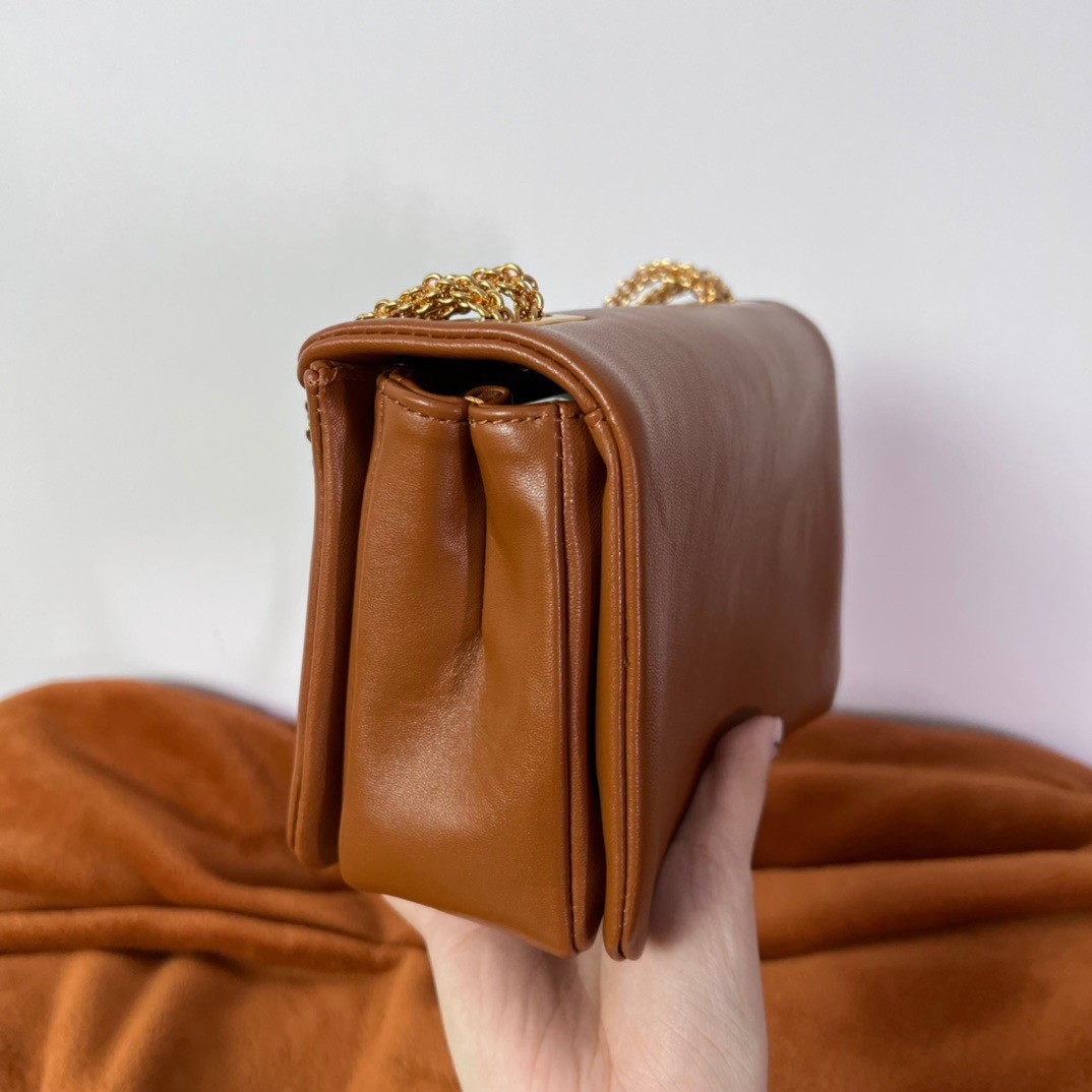 Va1e*ntin0 one stud chain bag in brown nappa leather