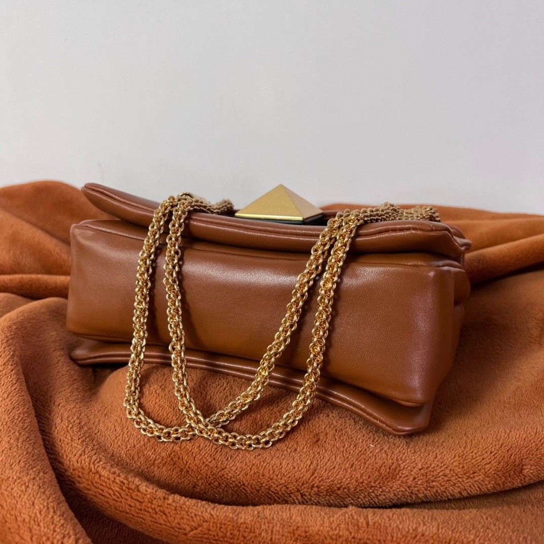 Va1e*ntin0 one stud chain bag in brown nappa leather