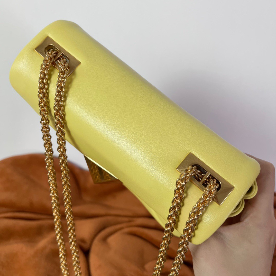 Va1e*ntin0 one stud chain bag in yellow nappa leather