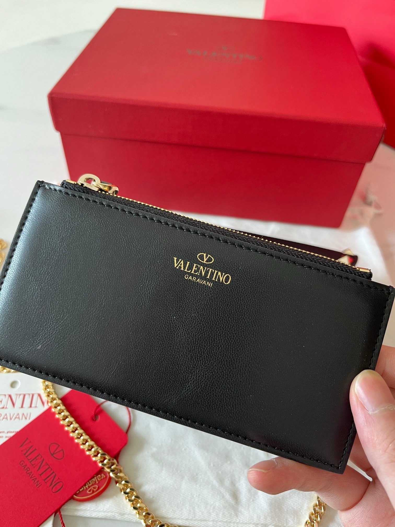 Va1e*ntin0 rockstud wallet with chain in black grained leather