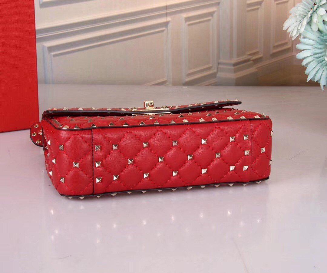 Va1e*ntin0 medium rockstud spike chain red bag
