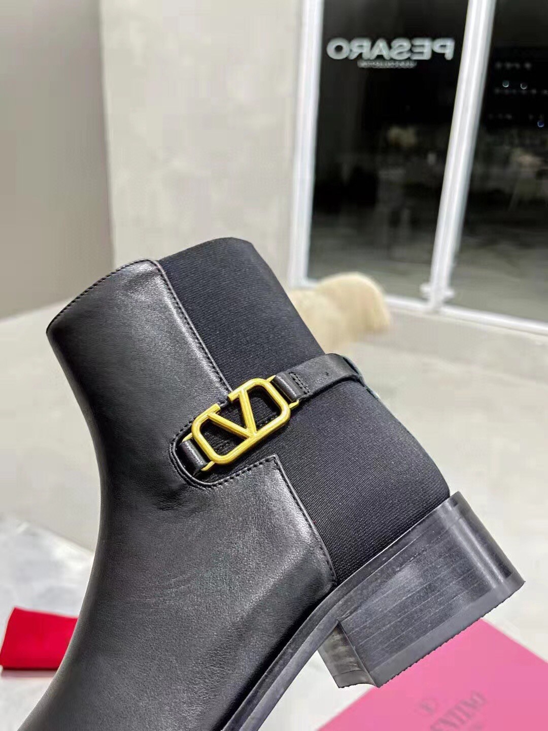 Va1e*ntin0 vlogo signature ankle boots in black leather