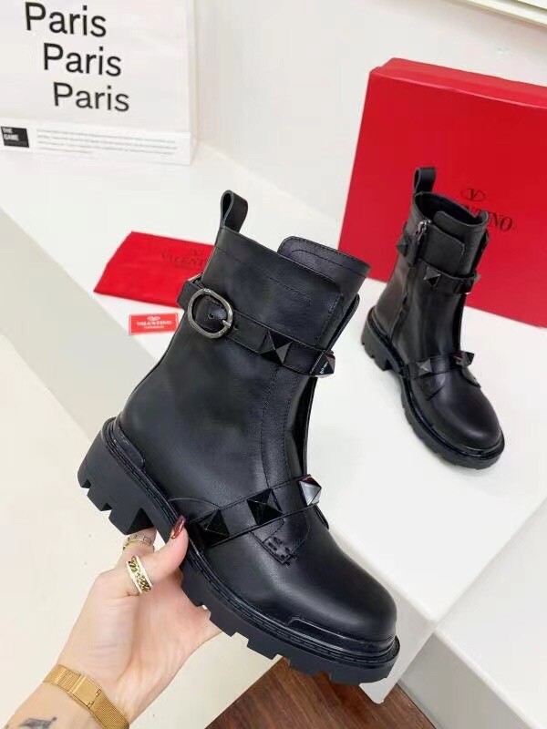 Va1e*ntin0 black roman stud combat boots with tonal studs