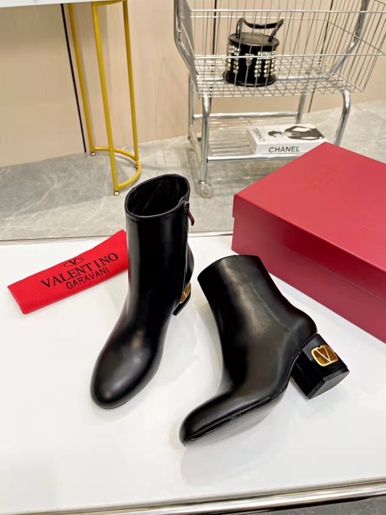 Va1e*ntin0 heritage ankle boot 60mm in black calfskin leather