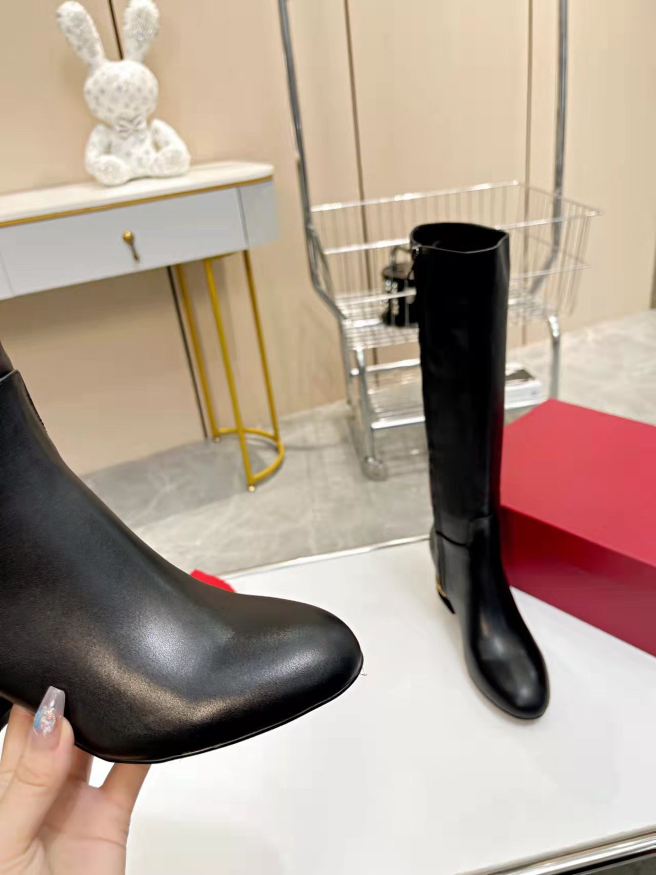 Va1e*ntin0 heritage boots 60mm in black calfskin leather