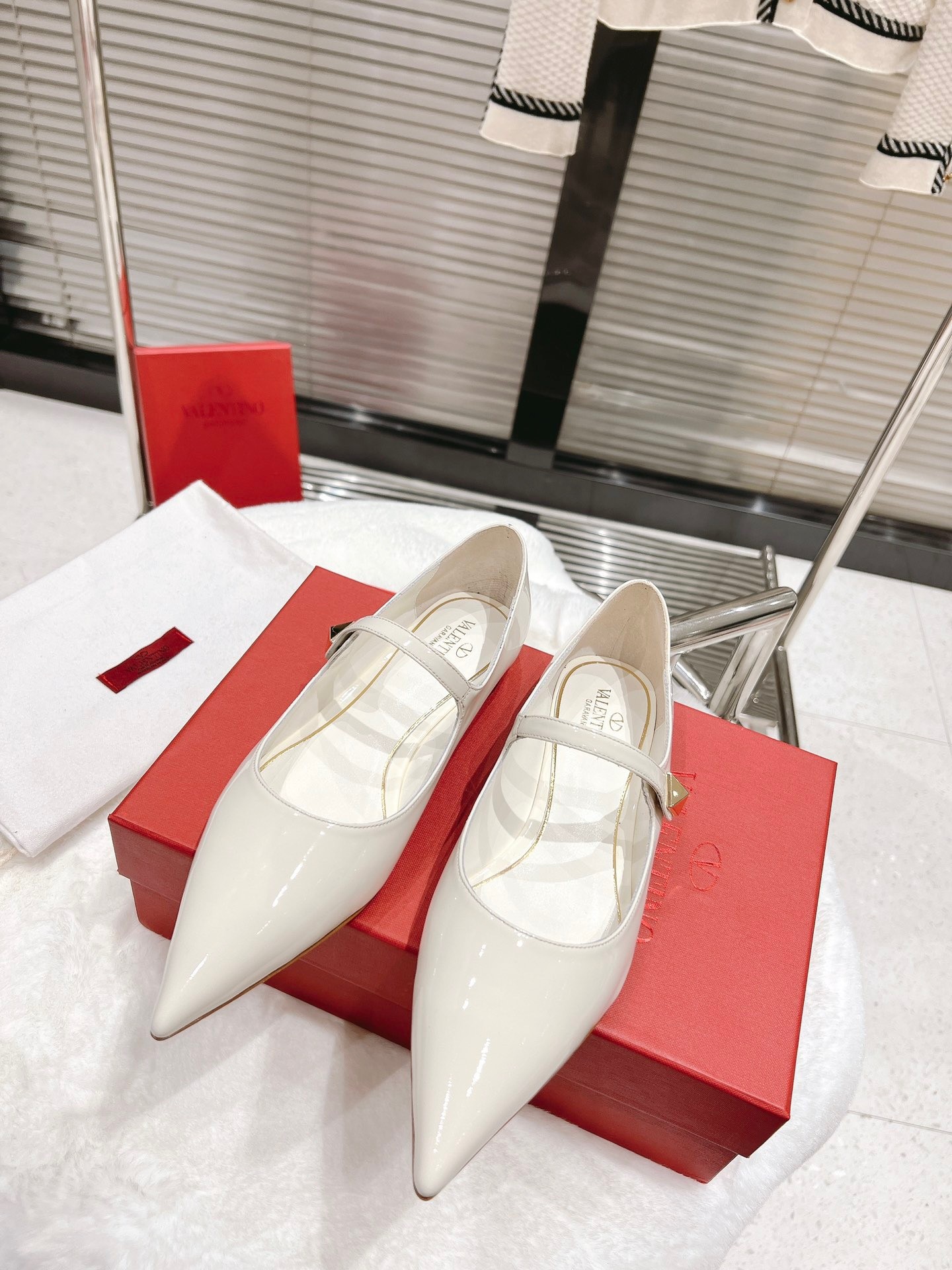 Va1e*ntin0 tiptoe ballet flats in white patent leather