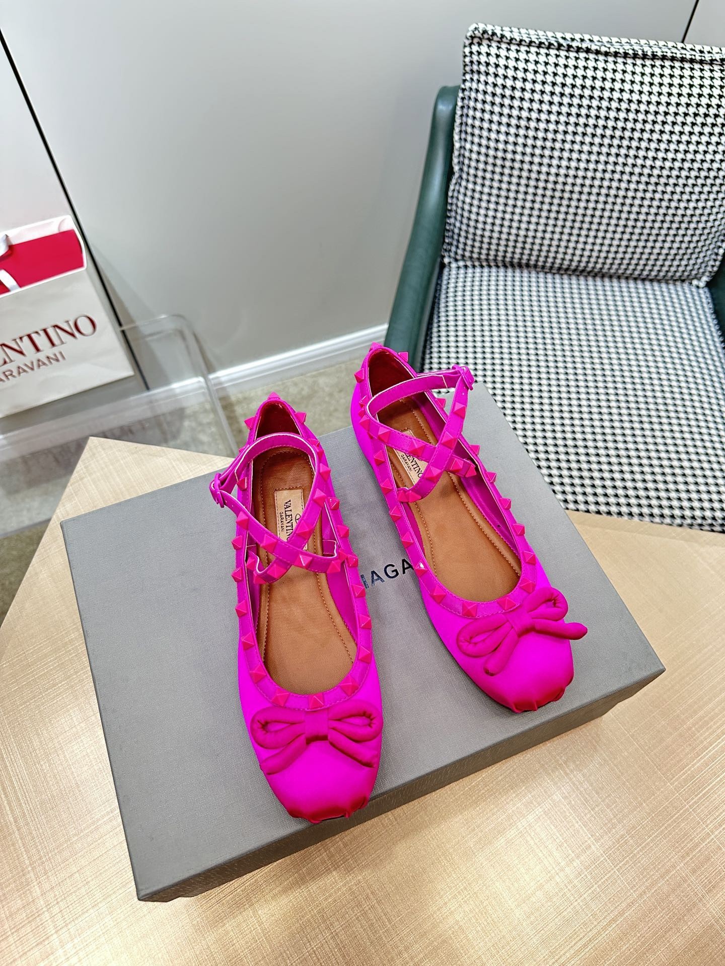 Va1e*ntin0 garavani rockstud ballerina in pink satin