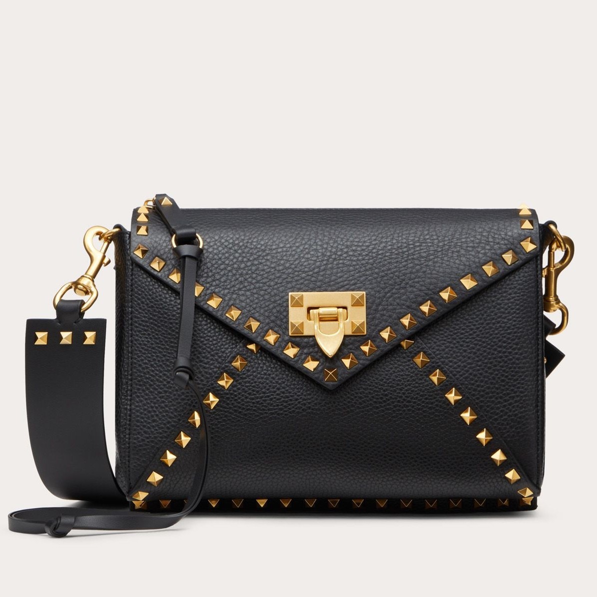 Va1e*ntin0 rockstud hype bag in black grained calfskin