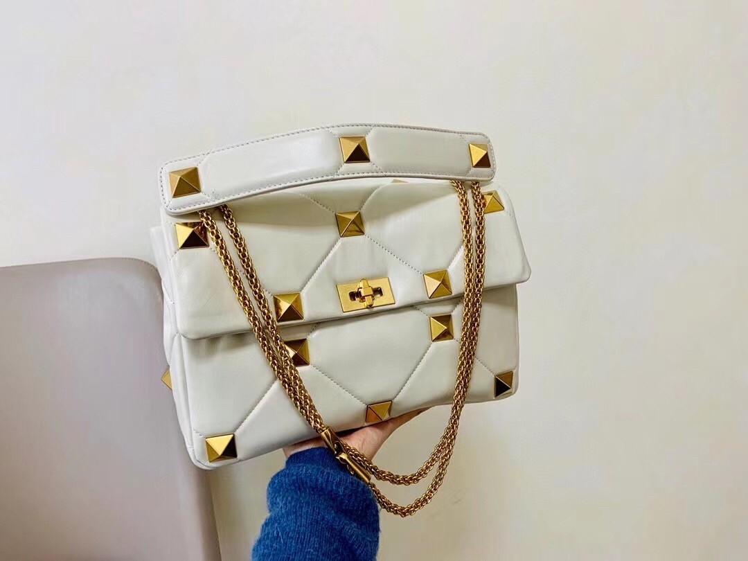 Va1e*ntin0 roman stud chain bag in ivory lambskin