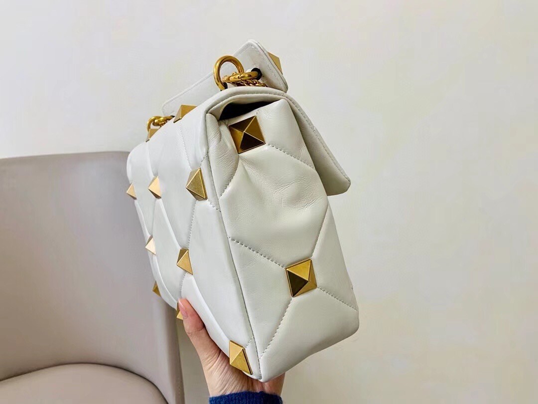 Va1e*ntin0 roman stud chain bag in ivory lambskin