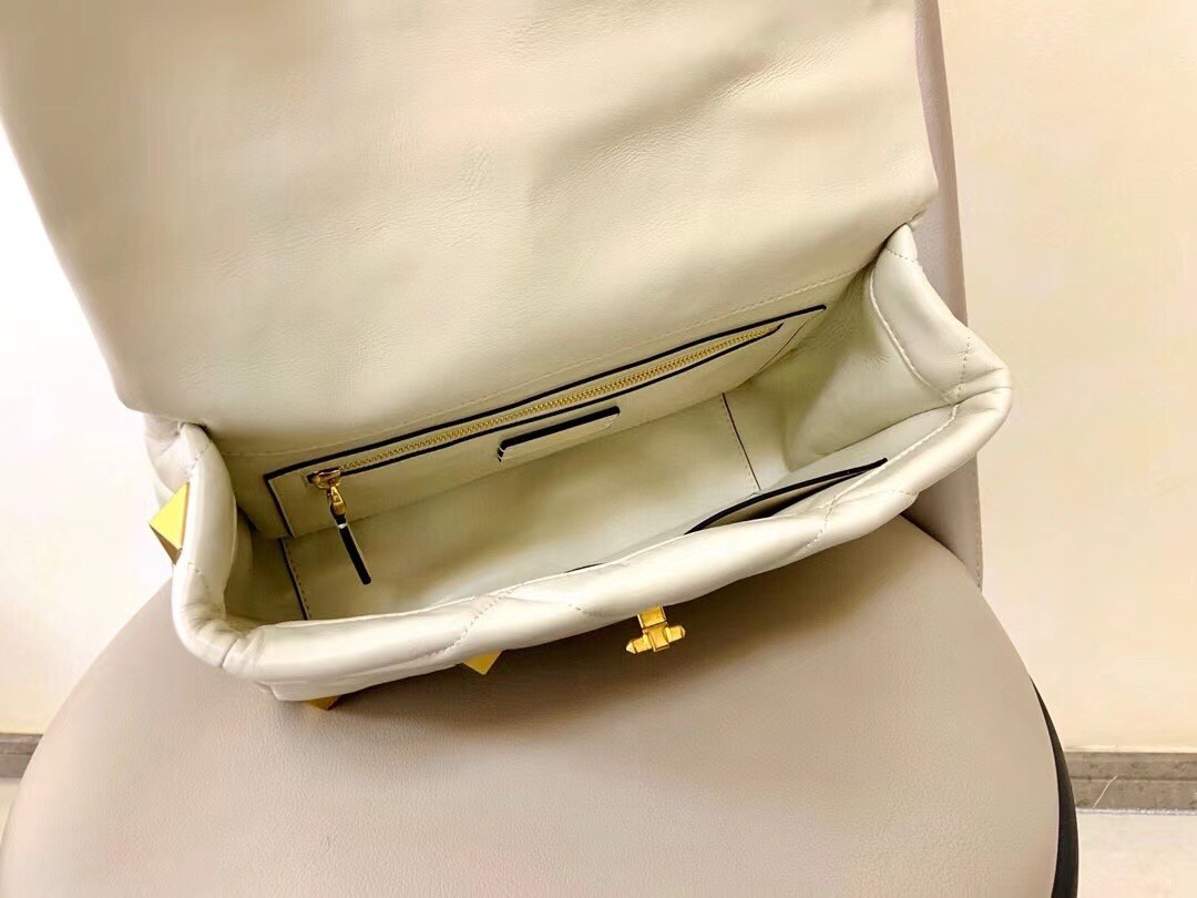 Va1e*ntin0 roman stud chain bag in ivory lambskin