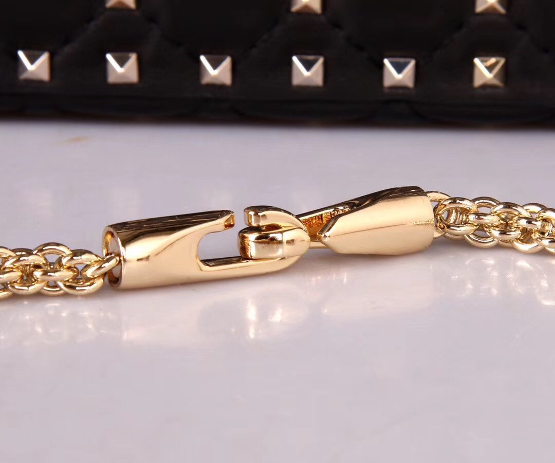 Va1e*ntin0 black large free rockstud spike chain bag