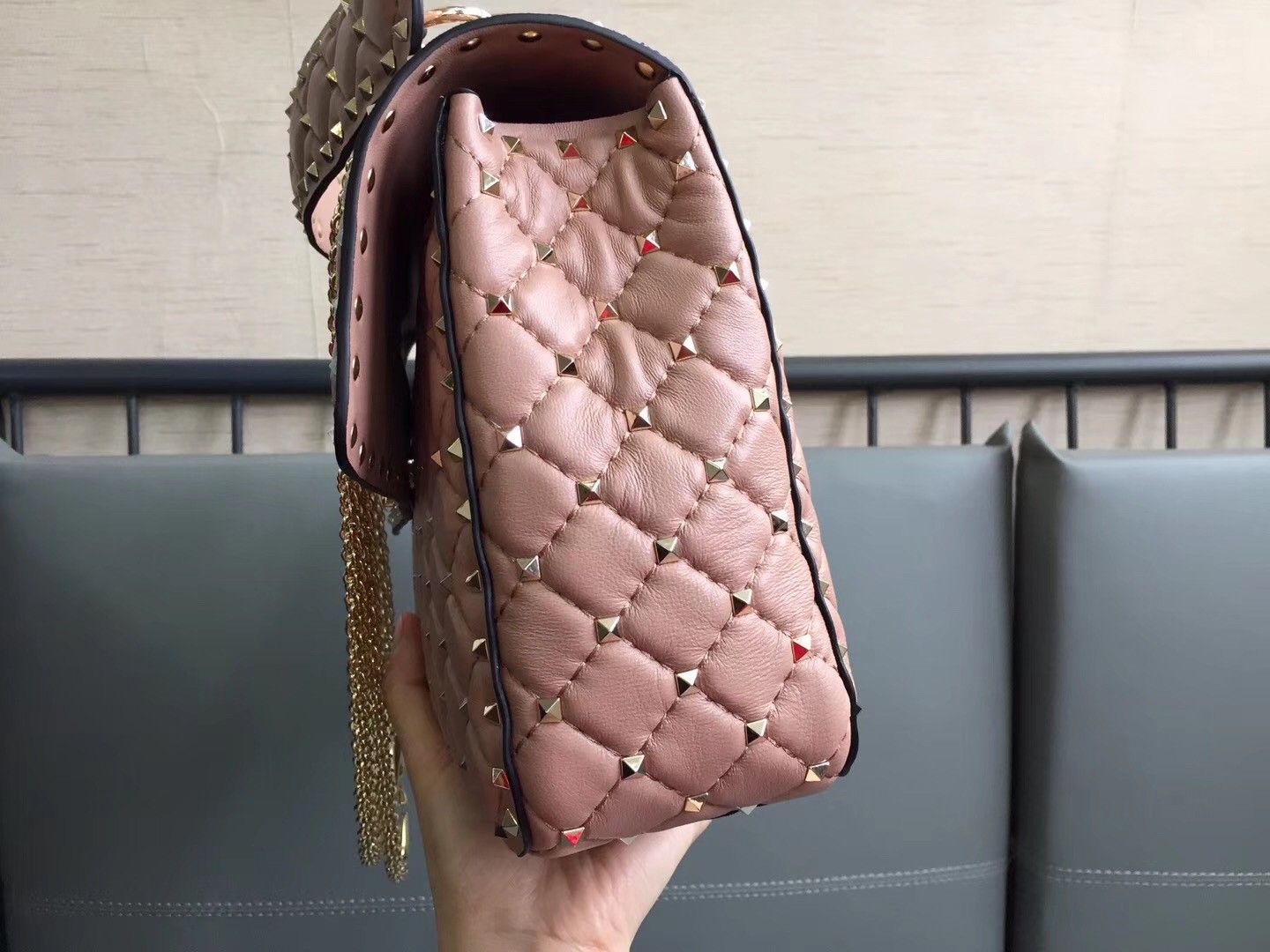 Va1e*ntin0 large rockstud spike bag in poudre nappa leather