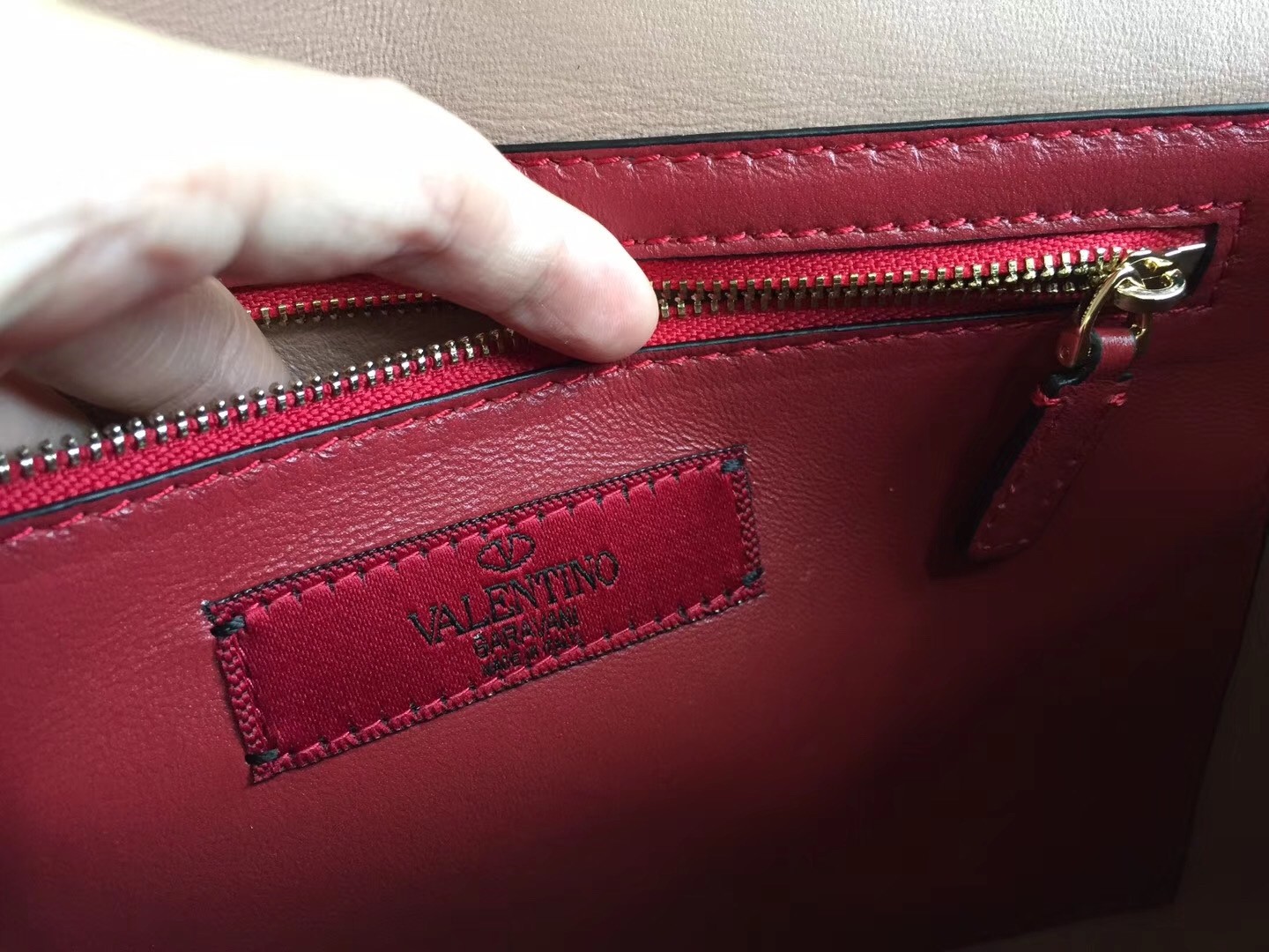 Va1e*ntin0 large rockstud spike bag in poudre nappa leather