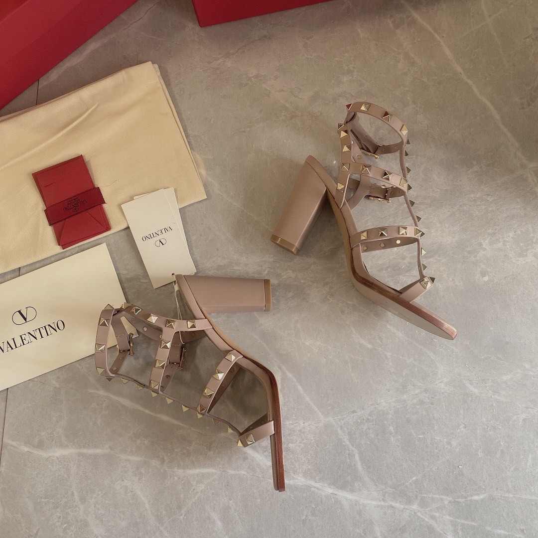 Va1e*ntin0 rockstud ankle strap sandals 90mm in poudre calfskin