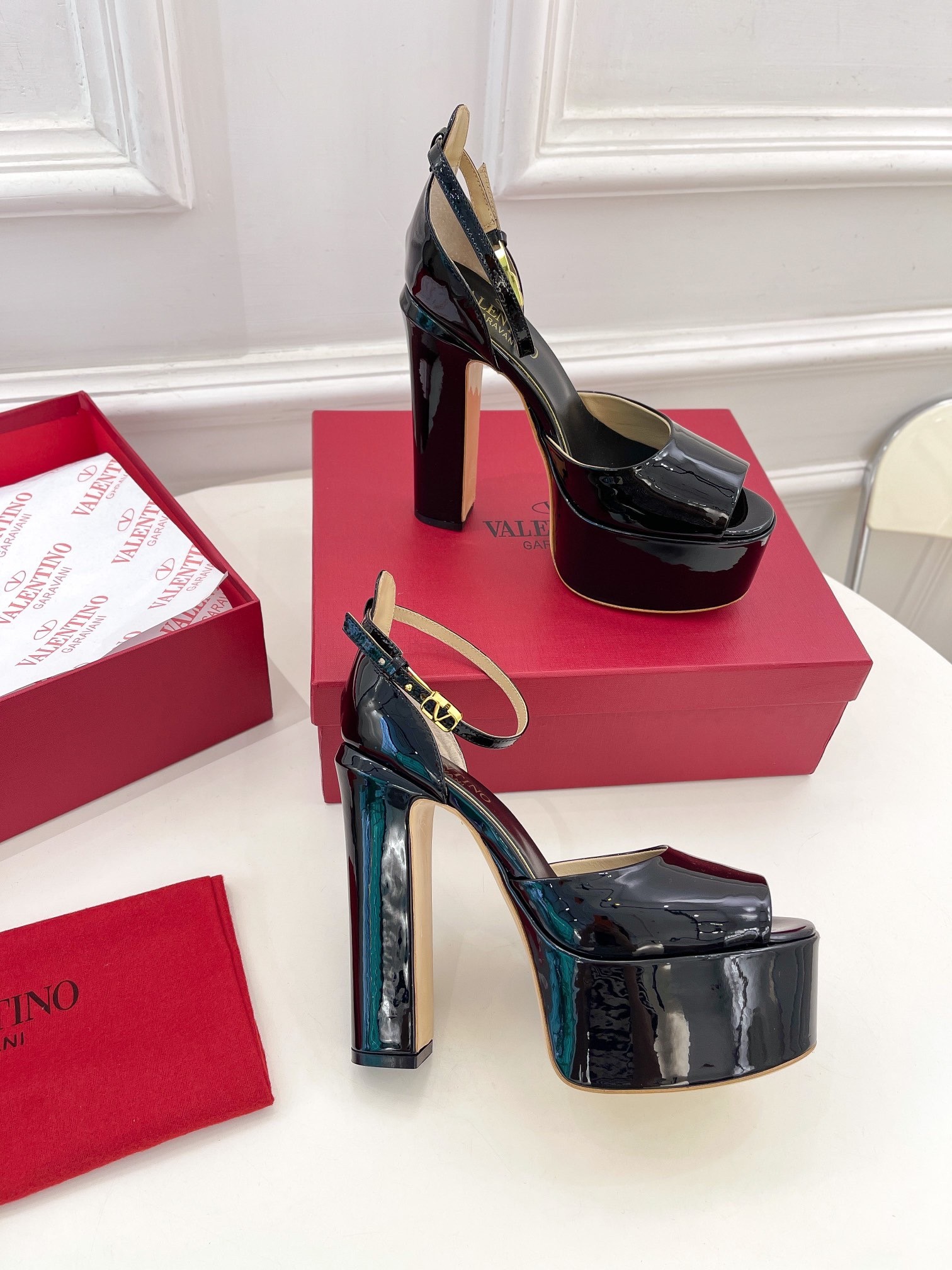 Va1e*ntin0 tan-go platform sandals 155mm in black patent leather