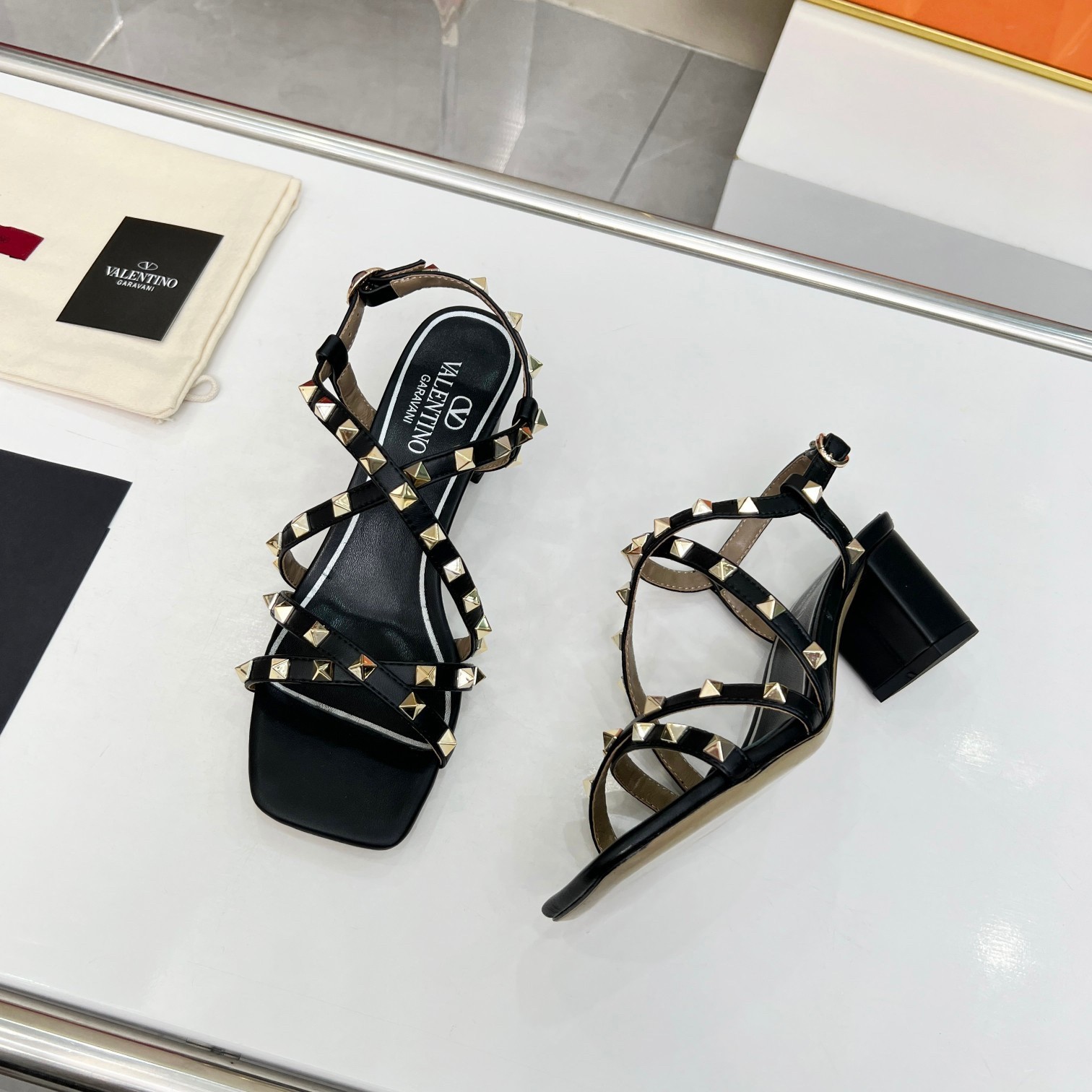 Va1e*ntin0 rockstud sandals 60mm with straps in black leather