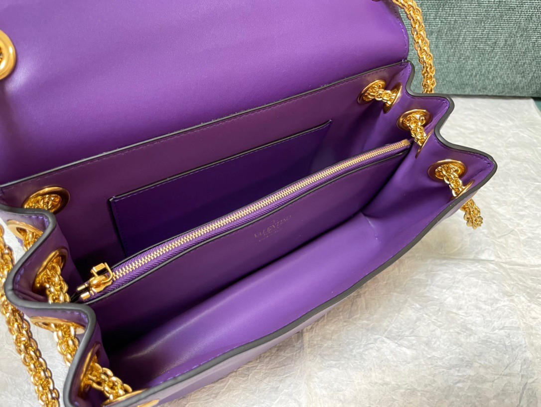 Va1e*ntin0 stud sign shoulder bag in purple nappa leather