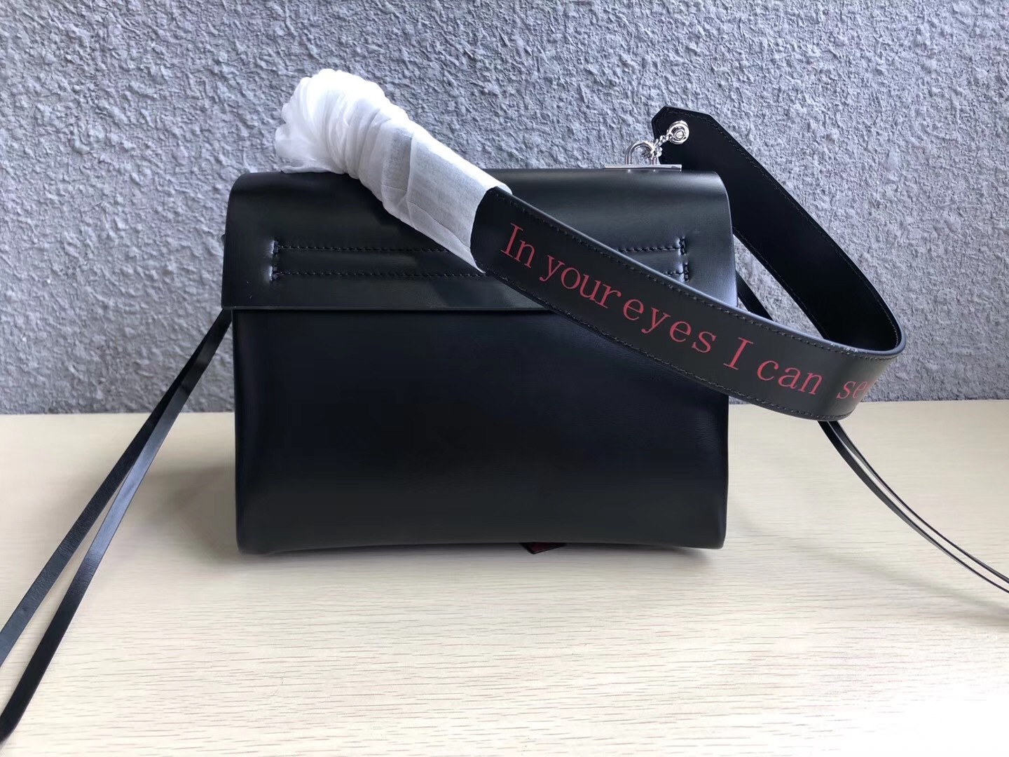 Va1e*ntin0 small love vring shoulder black bag