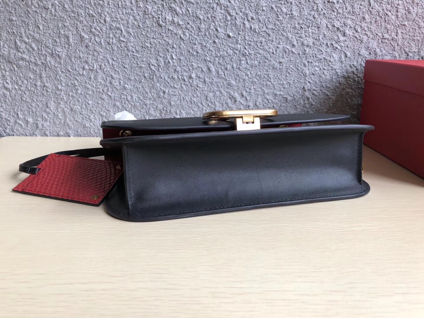 Va1e*ntin0 medium vlock shoulder bag in black calfskin