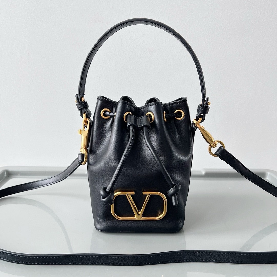 Va1e*ntin0 vlogo signature mini bucket bag in black calfskin