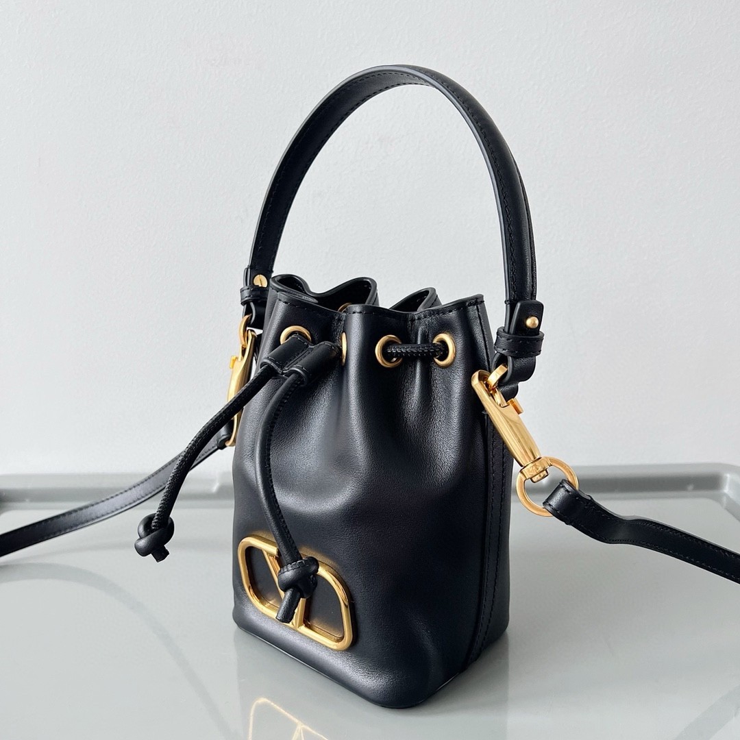 Va1e*ntin0 vlogo signature mini bucket bag in black calfskin