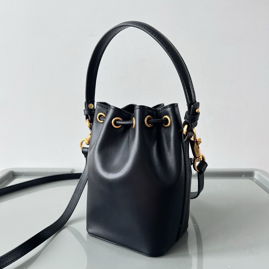 Va1e*ntin0 vlogo signature mini bucket bag in black calfskin