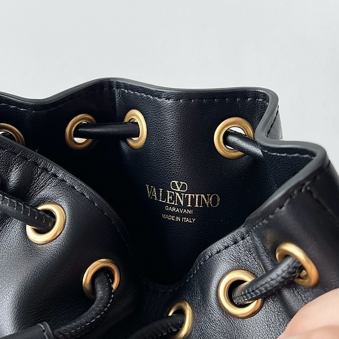 Va1e*ntin0 vlogo signature mini bucket bag in black calfskin