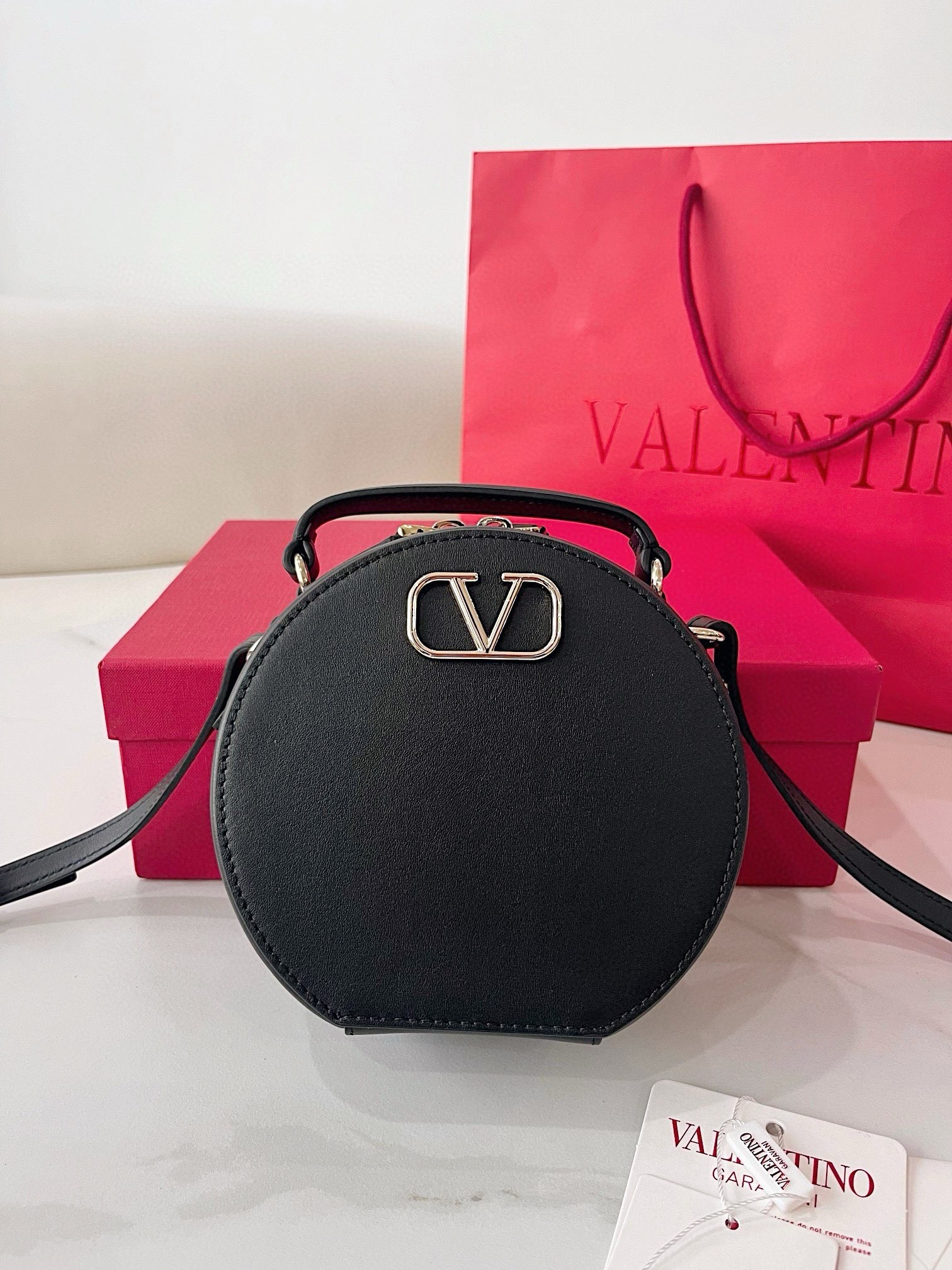 Va1e*ntin0 vlogo signature mini bag in black calfskin