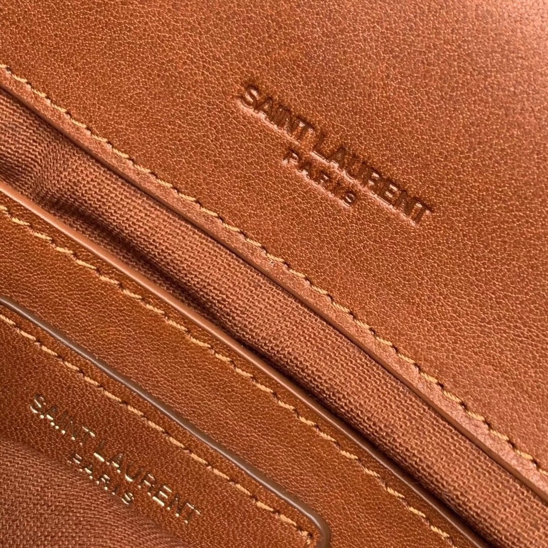 Sa**t Lau*nt college medium bag in brown matelasse leather