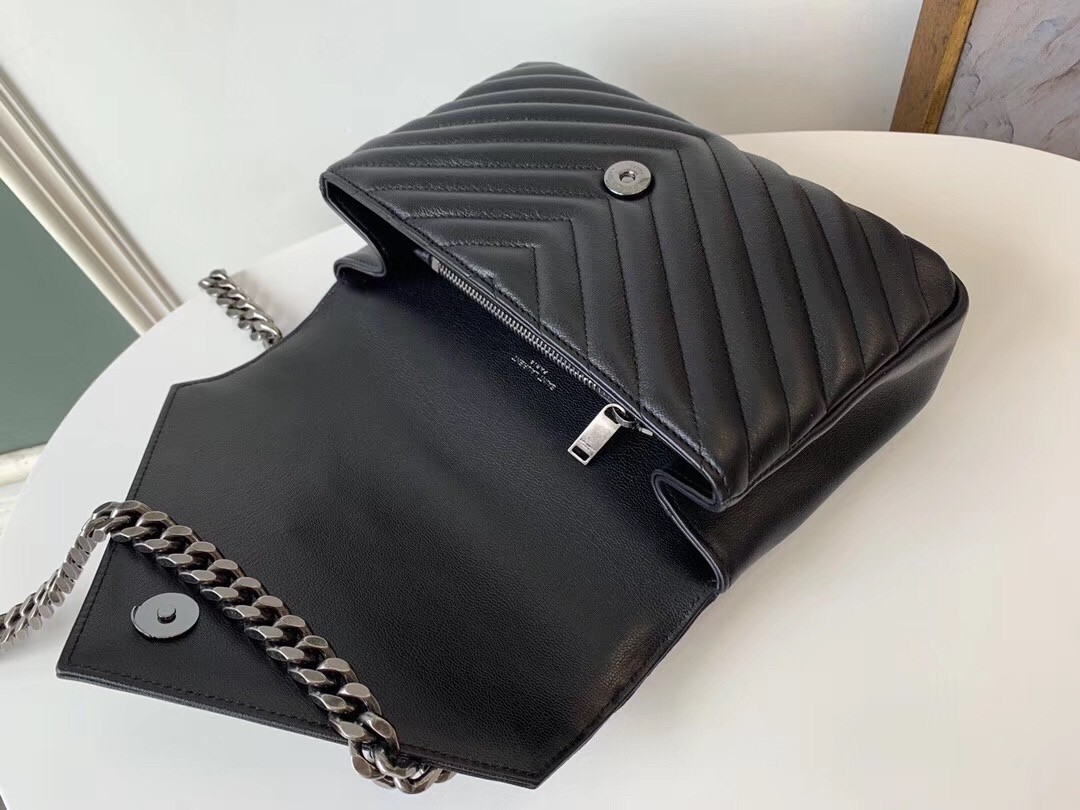 Sa**t Lau*nt college medium bag in black matelasse leather