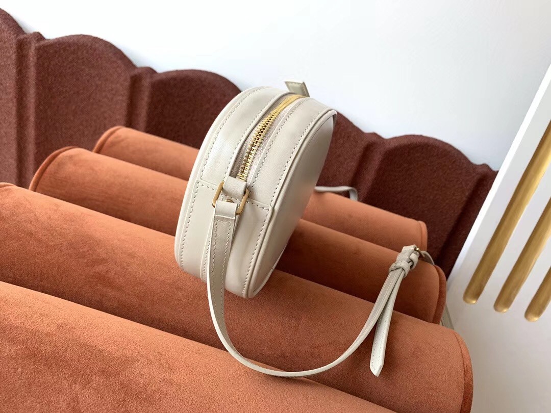 Sa**t Lau*nt le 61 camera bag in white leather