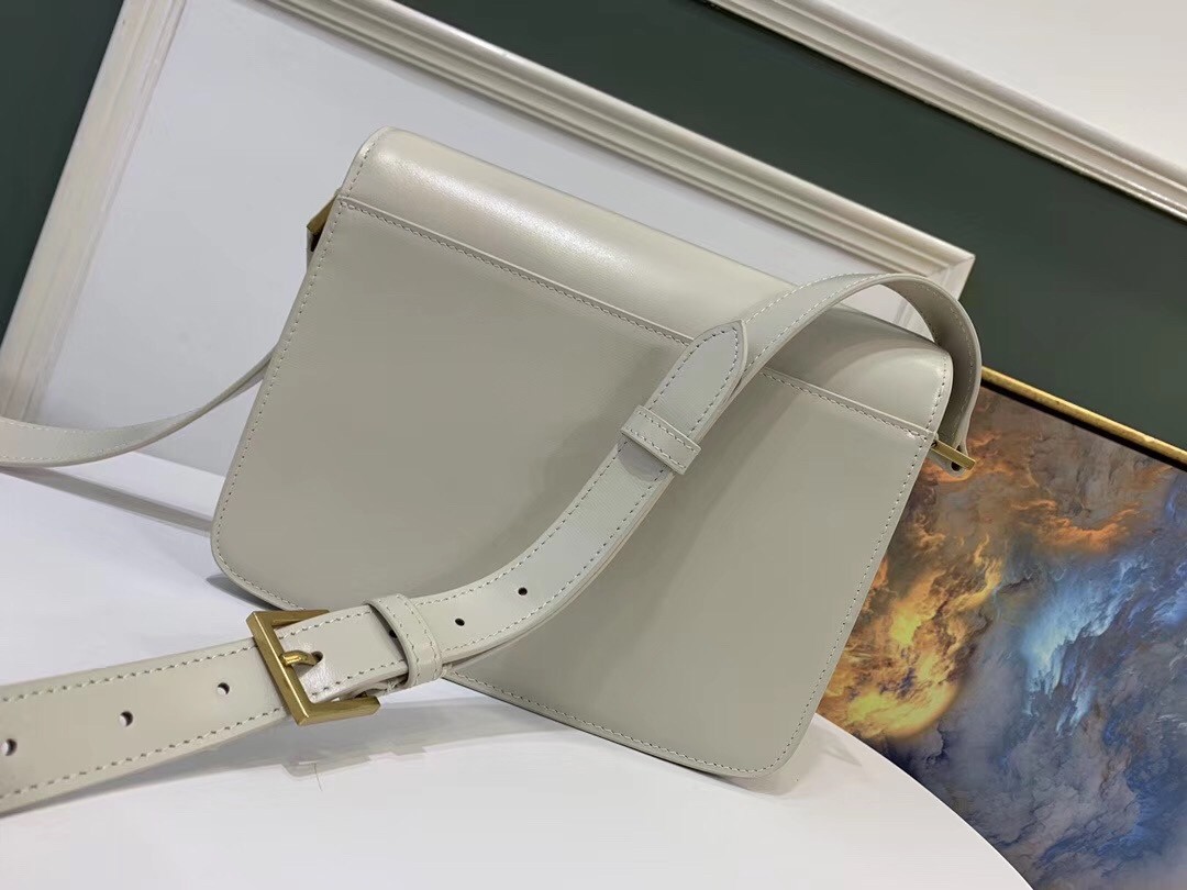 Sa**t Lau*nt le 61 medium saddle bag in white leather