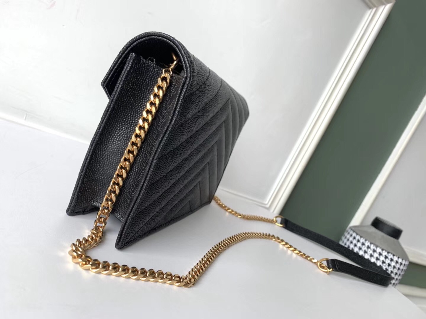 Sa**t Lau*nt woc envelope chain wallet in black leather