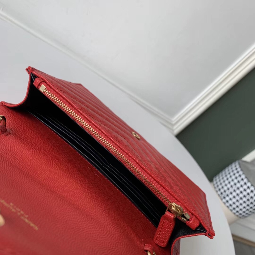 Sa**t Lau*nt woc envelope chain wallet in red leather
