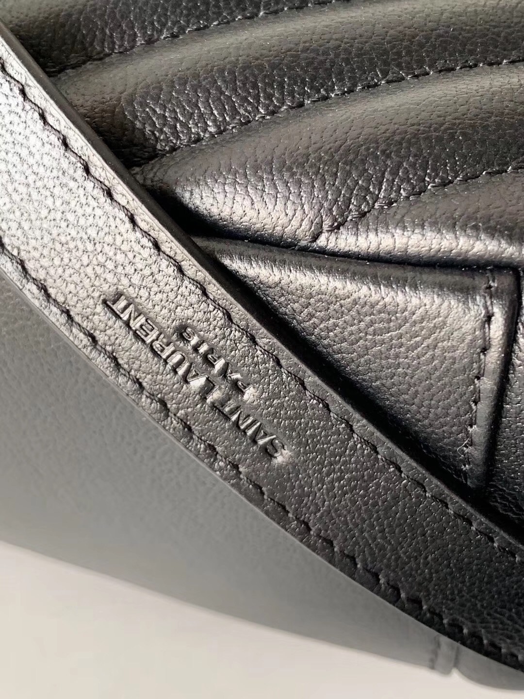 Sa**t Lau*nt college large all black matelasse leather bag