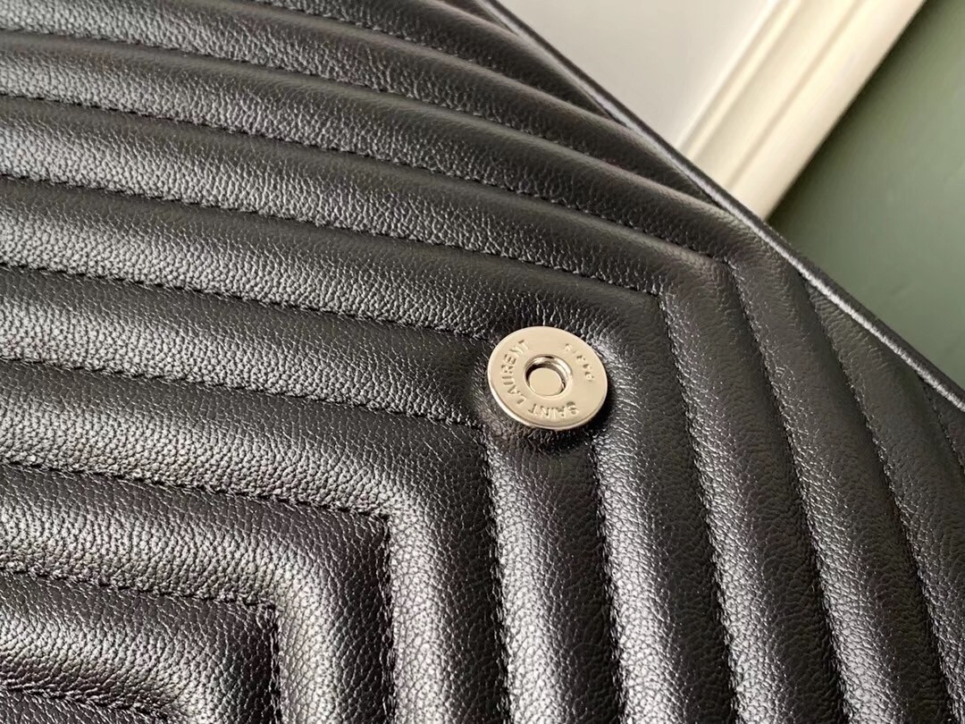 Sa**t Lau*nt college large bag in black matelasse leather