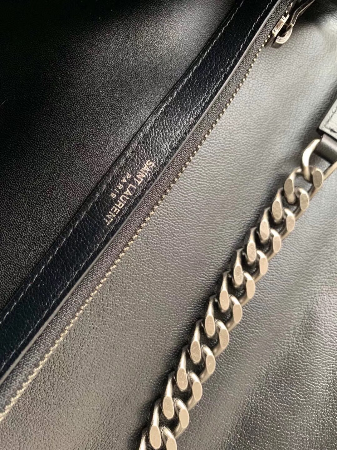 Sa**t Lau*nt college large bag in black matelasse leather