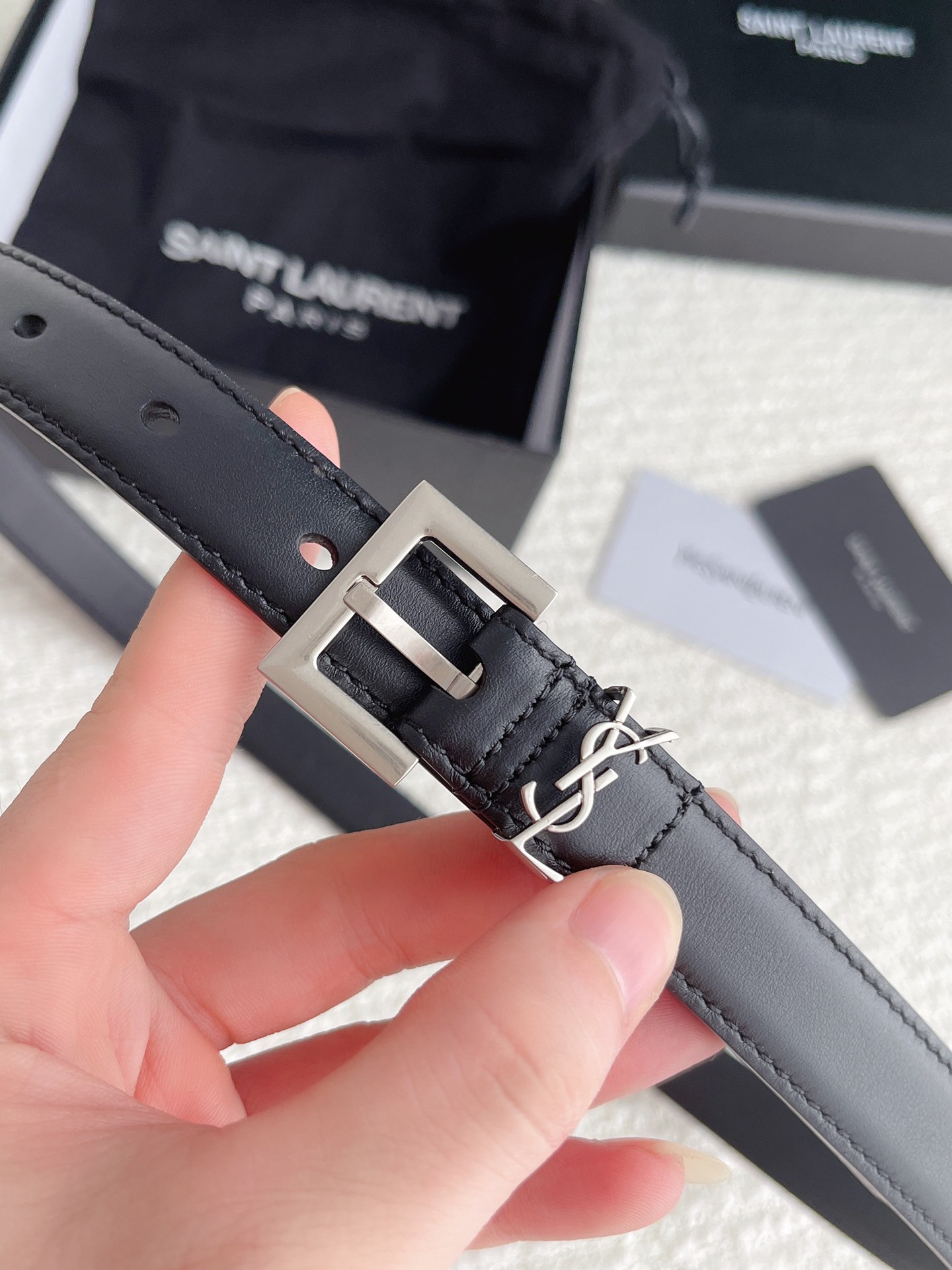 Sa**t Lau*nt cassandre square buckle belt 20mm in noir leather