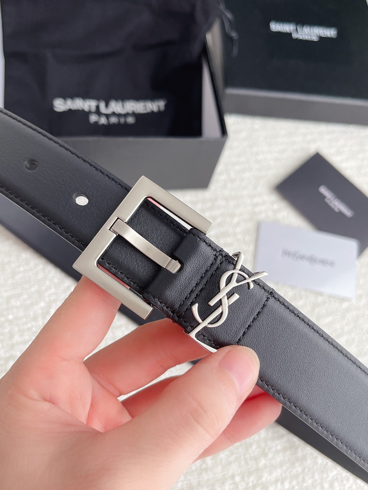 Sa**t Lau*nt cassandre square buckle belt 30mm in noir leather
