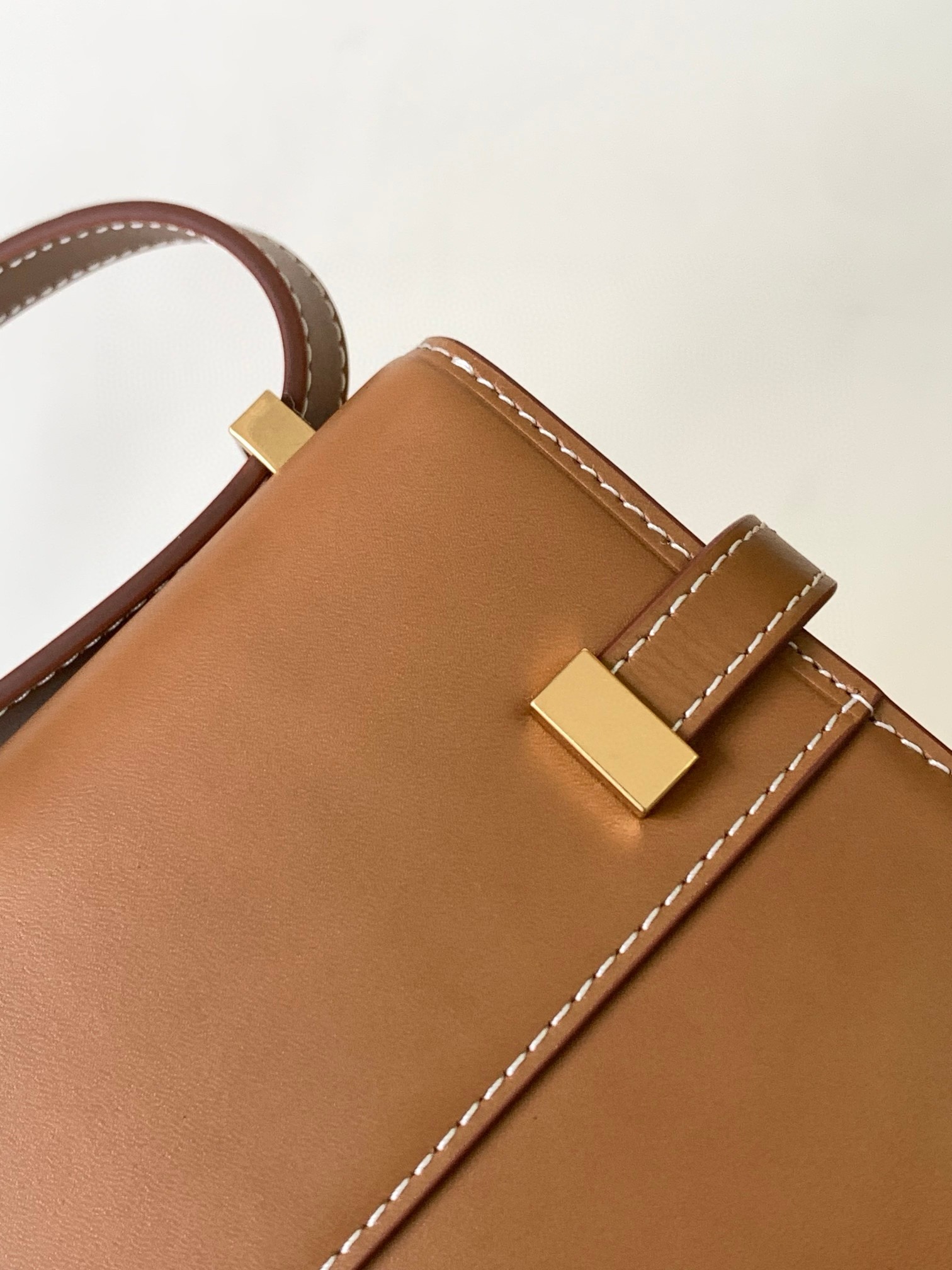 Sa**t Lau*nt manhattan mini shoulder bag in brown calfskin