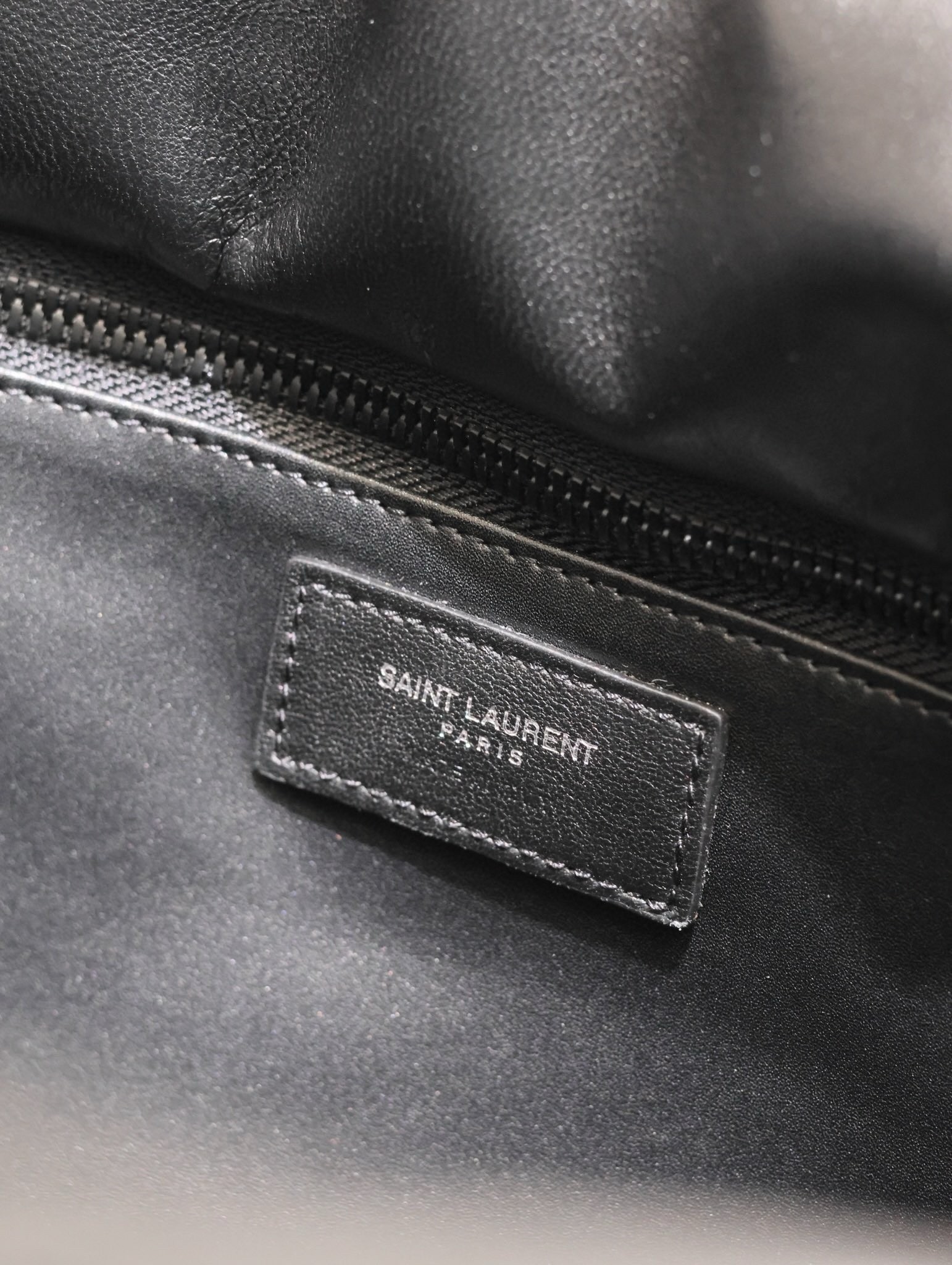 Sa**t Lau*nt wide puffer tote bag in black nappa lambskin